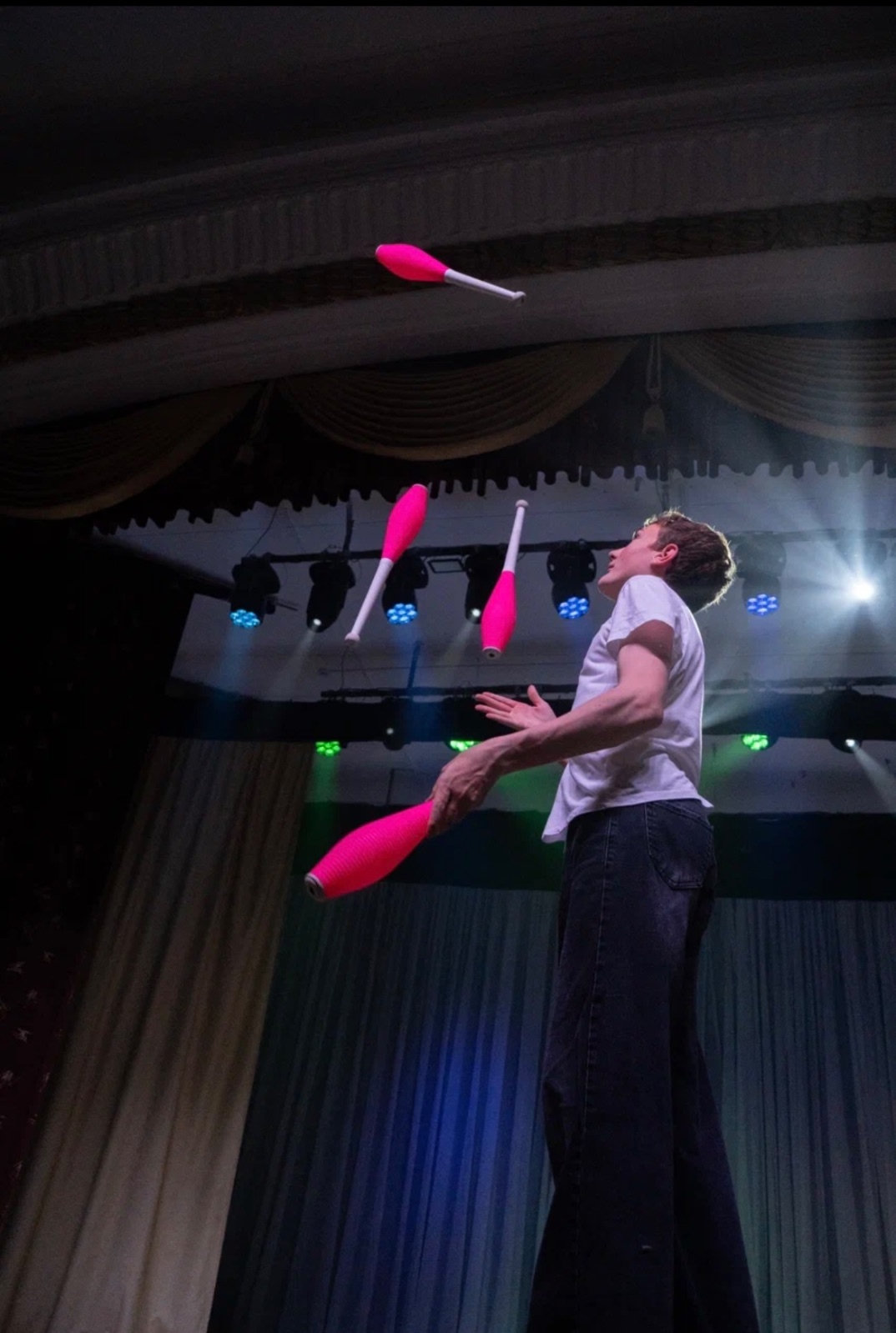Photo of ОБРАЗЦОВАЯ СТУДИЯ ЖОНГЛИРОВАНИЯ "Circulum"